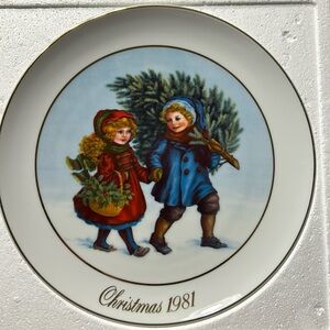 Avon Christmas Memories Series 1981